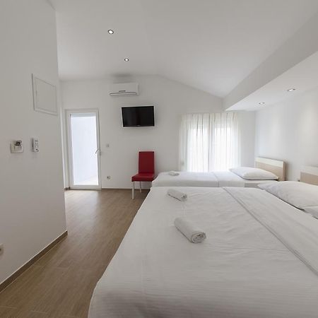 Villa Klara Guest House Baška Voda المظهر الخارجي الصورة