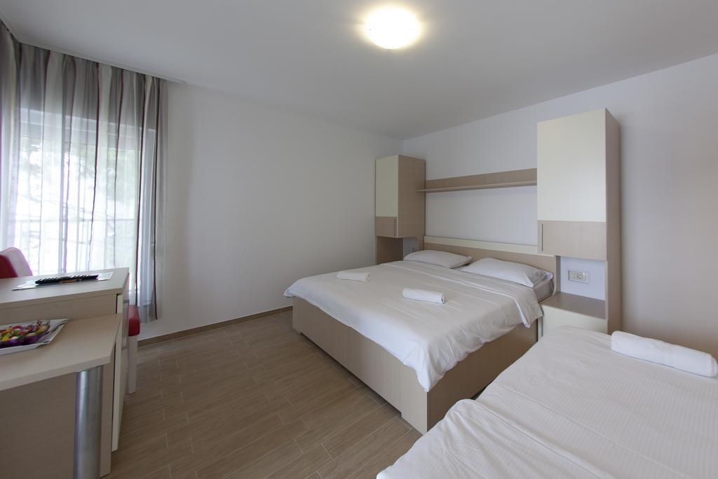 Villa Klara Guest House Baška Voda المظهر الخارجي الصورة