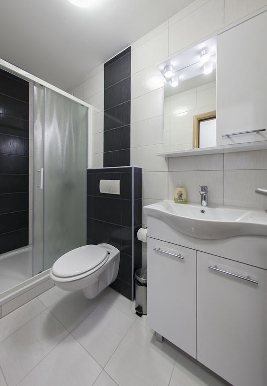Villa Klara Guest House Baška Voda المظهر الخارجي الصورة