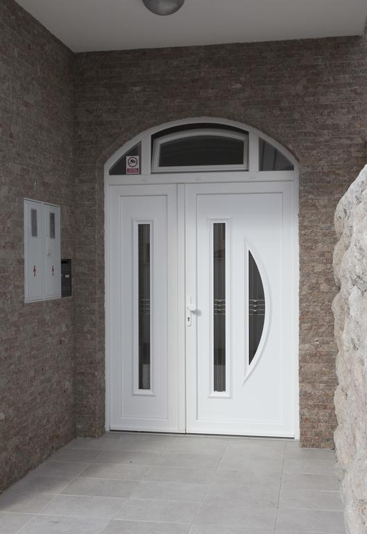 Villa Klara Guest House Baška Voda المظهر الخارجي الصورة