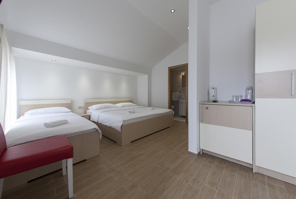 Villa Klara Guest House Baška Voda المظهر الخارجي الصورة