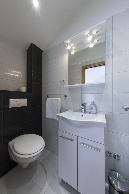 Villa Klara Guest House Baška Voda المظهر الخارجي الصورة
