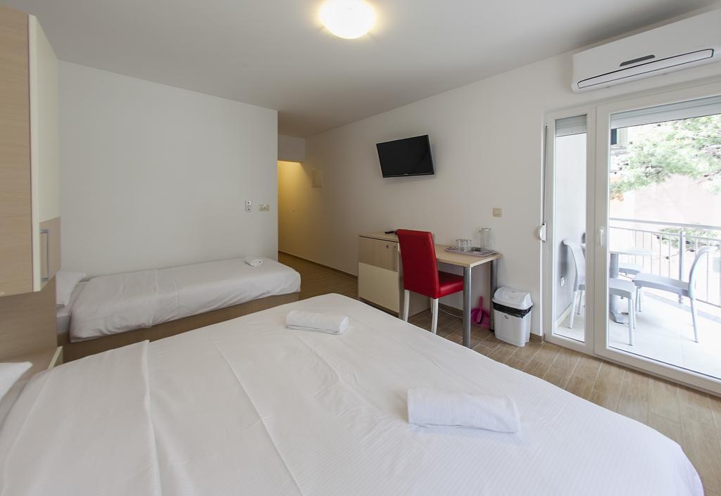 Villa Klara Guest House Baška Voda المظهر الخارجي الصورة